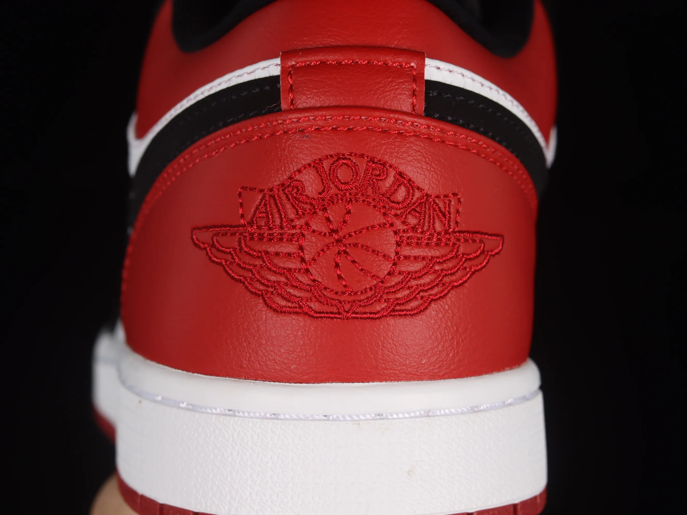 All categories Air Jordan Jordan series basketball shoes Air Jordan 1 Low G version pure original Air Jordan 1 Low AJ1 Joe 1 black toe low-top basketball shoes 553558-116